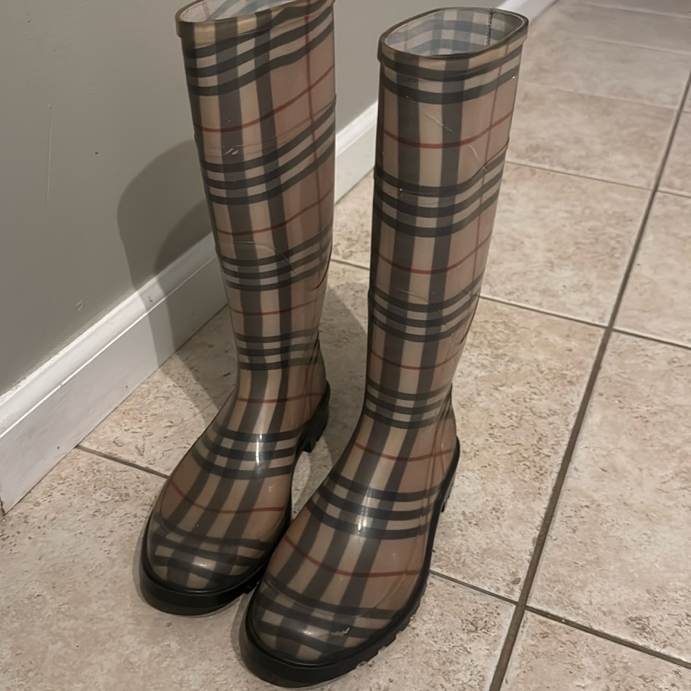 Nova check print rain boots size 39